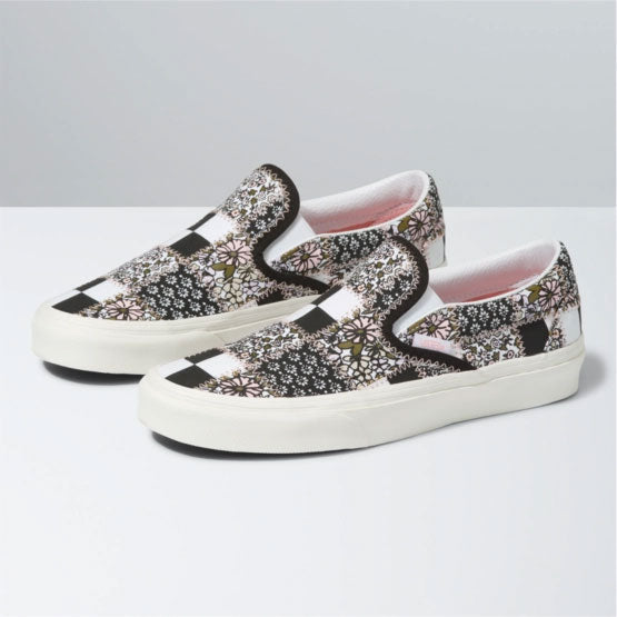 Vans Unisex Classic Slip-On Shoes